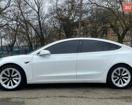 Белый Тесла Модель 3, объемом двигателя 0 л и пробегом 131 тыс. км за 21300 $, фото 7 на Automoto.ua