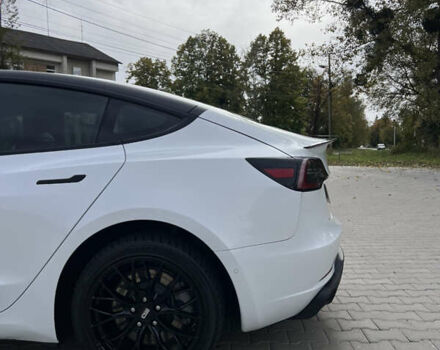 Білий Тесла Модель 3, об'ємом двигуна 0 л та пробігом 137 тис. км за 16953 $, фото 19 на Automoto.ua