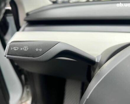 Білий Тесла Модель 3, об'ємом двигуна 0 л та пробігом 203 тис. км за 12000 $, фото 23 на Automoto.ua