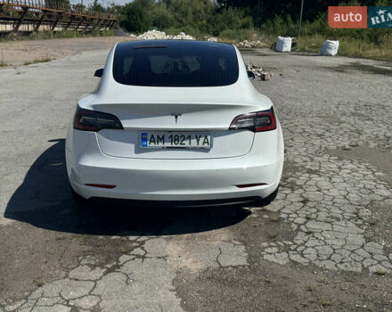 Белый Тесла Модель 3, объемом двигателя 0 л и пробегом 150 тыс. км за 14999 $, фото 4 на Automoto.ua