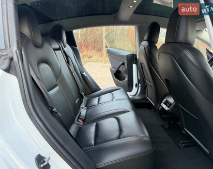 Белый Тесла Модель 3, объемом двигателя 0 л и пробегом 139 тыс. км за 17750 $, фото 21 на Automoto.ua