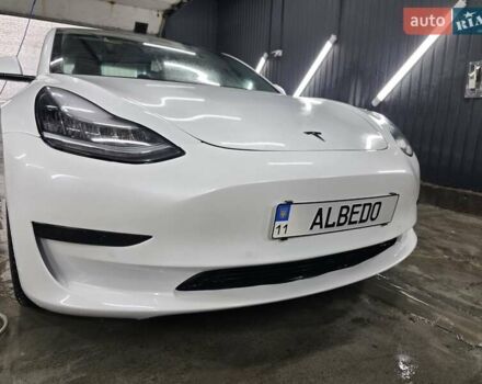 Белый Тесла Модель 3, объемом двигателя 0 л и пробегом 70 тыс. км за 17400 $, фото 1 на Automoto.ua