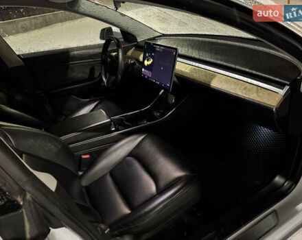 Белый Тесла Модель 3, объемом двигателя 0 л и пробегом 102 тыс. км за 15500 $, фото 11 на Automoto.ua