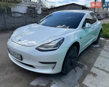 Белый Тесла Модель 3, объемом двигателя 0 л и пробегом 128 тыс. км за 17000 $, фото 2 на Automoto.ua