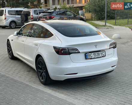 Белый Тесла Модель 3, объемом двигателя 0 л и пробегом 257 тыс. км за 16800 $, фото 2 на Automoto.ua
