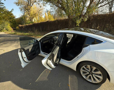 Белый Тесла Модель 3, объемом двигателя 0 л и пробегом 114 тыс. км за 16000 $, фото 4 на Automoto.ua