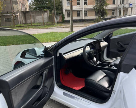 Білий Тесла Модель 3, об'ємом двигуна 0 л та пробігом 137 тис. км за 16953 $, фото 13 на Automoto.ua