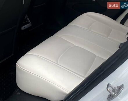 Белый Тесла Модель 3, объемом двигателя 0 л и пробегом 110 тыс. км за 19499 $, фото 6 на Automoto.ua