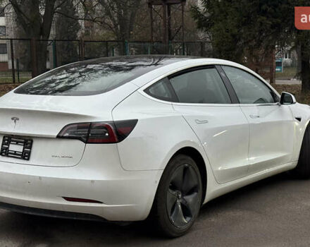 Білий Тесла Модель 3, об'ємом двигуна 0 л та пробігом 79 тис. км за 15200 $, фото 6 на Automoto.ua
