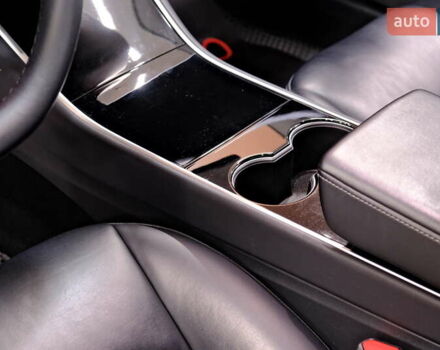 Белый Тесла Модель 3, объемом двигателя 0 л и пробегом 54 тыс. км за 15900 $, фото 16 на Automoto.ua