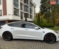 Білий Тесла Модель 3, об'ємом двигуна 0 л та пробігом 105 тис. км за 22250 $, фото 24 на Automoto.ua