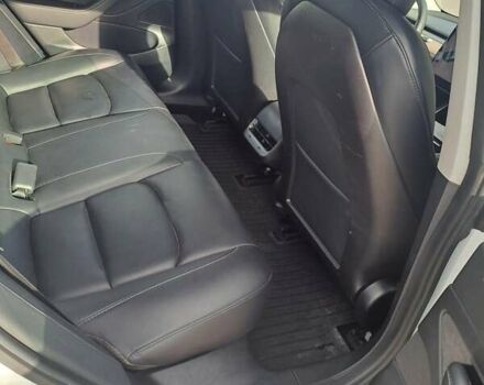 Білий Тесла Модель 3, об'ємом двигуна 0 л та пробігом 81 тис. км за 16500 $, фото 21 на Automoto.ua