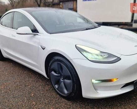 Белый Тесла Модель 3, объемом двигателя 0 л и пробегом 142 тыс. км за 17300 $, фото 3 на Automoto.ua