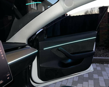 Белый Тесла Модель 3, объемом двигателя 0 л и пробегом 76 тыс. км за 19500 $, фото 10 на Automoto.ua