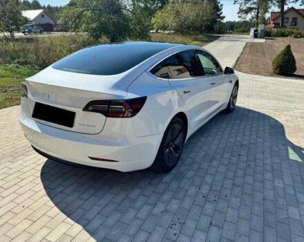 Білий Тесла Модель 3, об'ємом двигуна 0 л та пробігом 52 тис. км за 12000 $, фото 2 на Automoto.ua