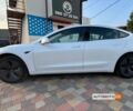 Білий Тесла Модель 3, об'ємом двигуна 60 л та пробігом 80 тис. км за 19900 $, фото 3 на Automoto.ua