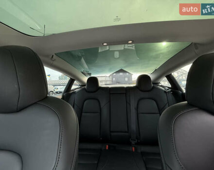 Білий Тесла Модель 3, об'ємом двигуна 0 л та пробігом 73 тис. км за 23850 $, фото 23 на Automoto.ua