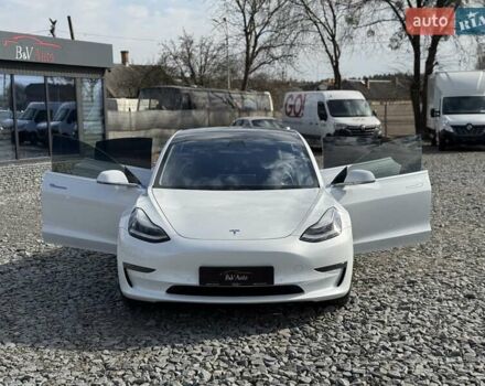 Белый Тесла Модель 3, объемом двигателя 0 л и пробегом 130 тыс. км за 17950 $, фото 42 на Automoto.ua