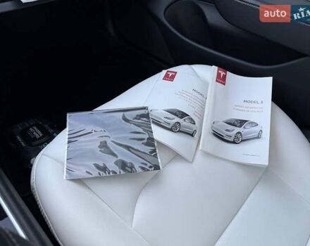 Білий Тесла Модель 3, об'ємом двигуна 0 л та пробігом 92 тис. км за 21300 $, фото 38 на Automoto.ua