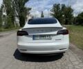 Белый Тесла Модель 3, объемом двигателя 0 л и пробегом 70 тыс. км за 19000 $, фото 2 на Automoto.ua