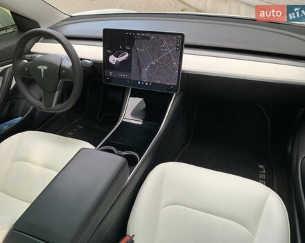 Тесла Модель 3 2020 у Івано-Франківську на Automoto.ua Білий Тесла Модель 3, об'ємом двигуна 0 л та пробігом 145 тис. км за 14850 $, фото 108 на Automoto.ua