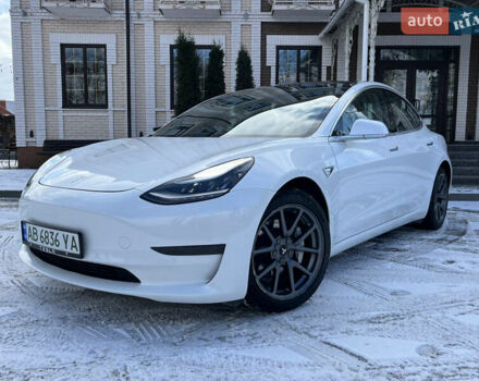 Белый Тесла Модель 3, объемом двигателя 0 л и пробегом 63 тыс. км за 19500 $, фото 23 на Automoto.ua