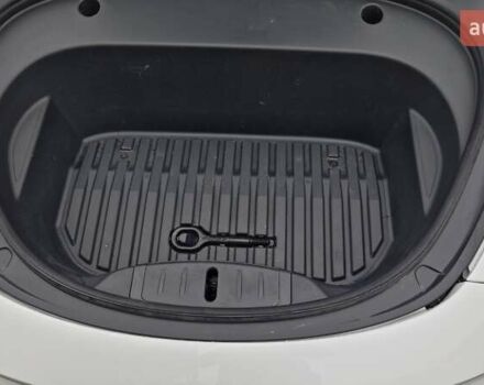 Белый Тесла Модель 3, объемом двигателя 0 л и пробегом 93 тыс. км за 16800 $, фото 20 на Automoto.ua