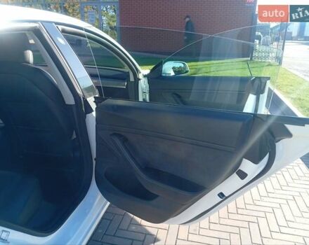 Тесла Модель 3 2020 в Луцке на Automoto.ua Белый Тесла Модель 3, объемом двигателя 0 л и пробегом 70 тыс. км за 17999 $, фото 26 на Automoto.ua