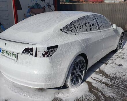 Белый Тесла Модель 3, объемом двигателя 0 л и пробегом 60 тыс. км за 17200 $, фото 2 на Automoto.ua