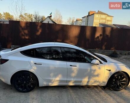 Білий Тесла Модель 3, об'ємом двигуна 0 л та пробігом 92 тис. км за 21300 $, фото 18 на Automoto.ua