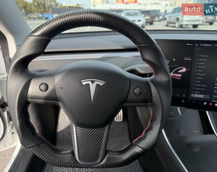 Білий Тесла Модель 3, об'ємом двигуна 0 л та пробігом 73 тис. км за 23850 $, фото 7 на Automoto.ua
