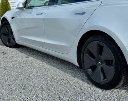 Білий Тесла Модель 3, об'ємом двигуна 0 л та пробігом 78 тис. км за 14700 $, фото 2 на Automoto.ua