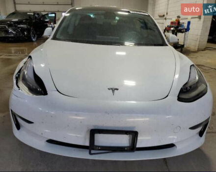 Белый Тесла Модель 3, объемом двигателя 0 л и пробегом 190 тыс. км за 11500 $, фото 4 на Automoto.ua