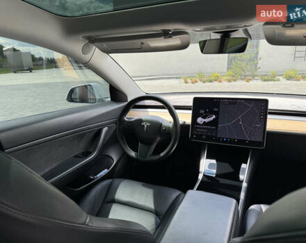 Тесла Модель 3 2020 у Луцьку на Automoto.ua Білий Тесла Модель 3, об'ємом двигуна 0 л та пробігом 107 тис. км за 16100 $, фото 24 на Automoto.ua