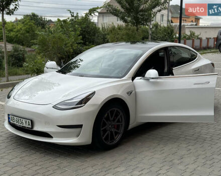 Белый Тесла Модель 3, объемом двигателя 0 л и пробегом 64 тыс. км за 17900 $, фото 20 на Automoto.ua