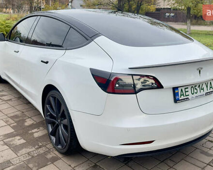Белый Тесла Модель 3, объемом двигателя 0 л и пробегом 72 тыс. км за 25000 $, фото 7 на Automoto.ua