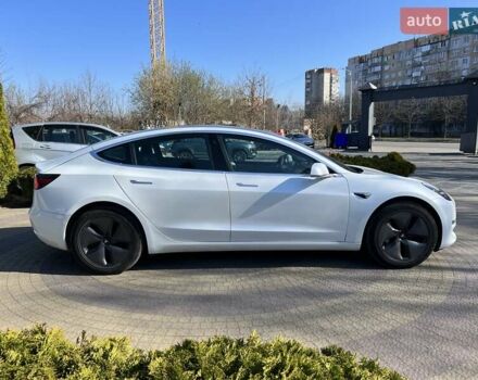 Белый Тесла Модель 3, объемом двигателя 0 л и пробегом 90 тыс. км за 18600 $, фото 7 на Automoto.ua