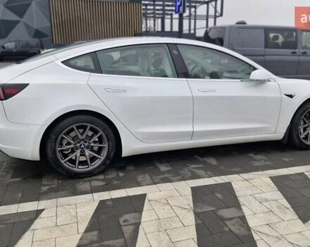 Белый Тесла Модель 3, объемом двигателя 0 л и пробегом 93 тыс. км за 16800 $, фото 5 на Automoto.ua