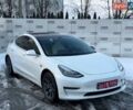 Білий Тесла Модель 3, об'ємом двигуна 0 л та пробігом 112 тис. км за 12300 $, фото 1 на Automoto.ua