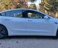 Білий Тесла Модель 3, об'ємом двигуна 0 л та пробігом 49 тис. км за 13100 $, фото 2 на Automoto.ua
