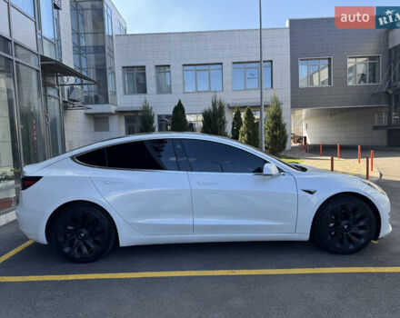 Білий Тесла Модель 3, об'ємом двигуна 0 л та пробігом 63 тис. км за 21000 $, фото 12 на Automoto.ua