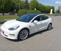 Тесла Модель 3 2020 в Луцке на Automoto.ua Белый Тесла Модель 3, объемом двигателя 0 л и пробегом 65 тыс. км за 16500 $, фото 2 на Automoto.ua