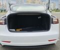 Тесла Модель 3 2020 в Киеве на Automoto.ua Белый Тесла Модель 3, объемом двигателя 0 л и пробегом 112 тыс. км за 25900 $, фото 5 на Automoto.ua
