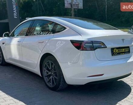 Тесла Модель 3 2020 в Черновцах на Automoto.ua Белый Тесла Модель 3, объемом двигателя 0 л и пробегом 98 тыс. км за 21300 $, фото 3 на Automoto.ua