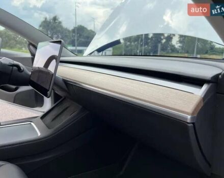Білий Тесла Модель 3, об'ємом двигуна 0 л та пробігом 96 тис. км за 19900 $, фото 5 на Automoto.ua