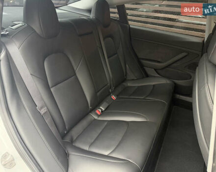 Білий Тесла Модель 3, об'ємом двигуна 0 л та пробігом 111 тис. км за 19900 $, фото 10 на Automoto.ua