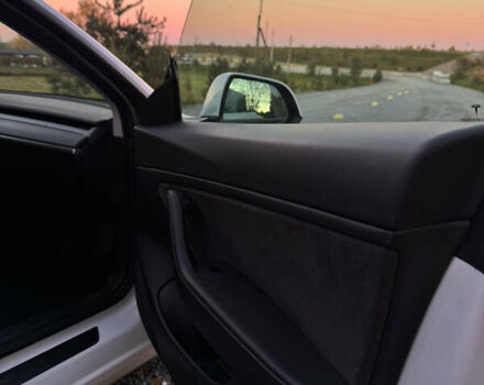 Белый Тесла Модель 3, объемом двигателя 0 л и пробегом 129 тыс. км за 19900 $, фото 19 на Automoto.ua