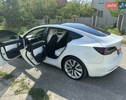 Белый Тесла Модель 3, объемом двигателя 0 л и пробегом 58 тыс. км за 29500 $, фото 6 на Automoto.ua
