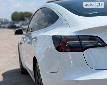 Білий Тесла Модель 3, об'ємом двигуна 0 л та пробігом 65 тис. км за 29800 $, фото 13 на Automoto.ua