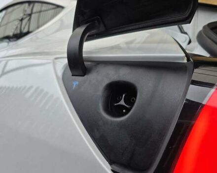 Белый Тесла Модель 3, объемом двигателя 0 л и пробегом 91 тыс. км за 17499 $, фото 18 на Automoto.ua